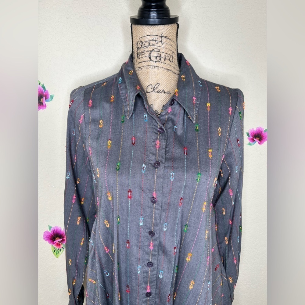 Ivy Jane Textured Asymmetrical Button Front Tunic Top - Picture 4 of 14